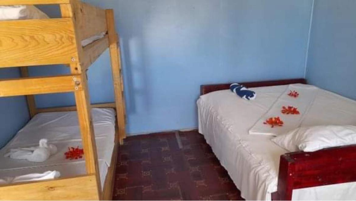 Mana Lagoon Backpackers Villa Bagian luar foto