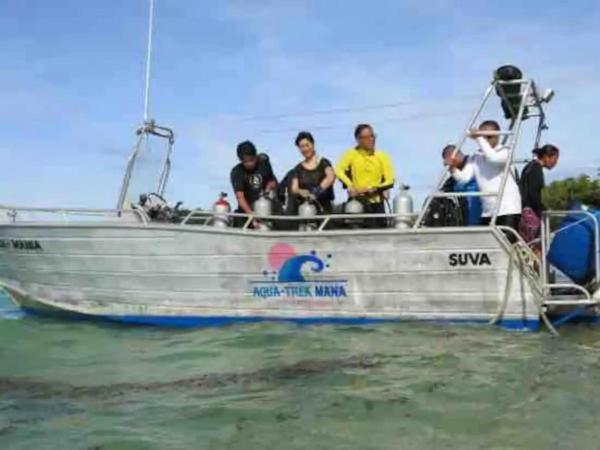 Mana Lagoon Backpackers Villa Bagian luar foto
